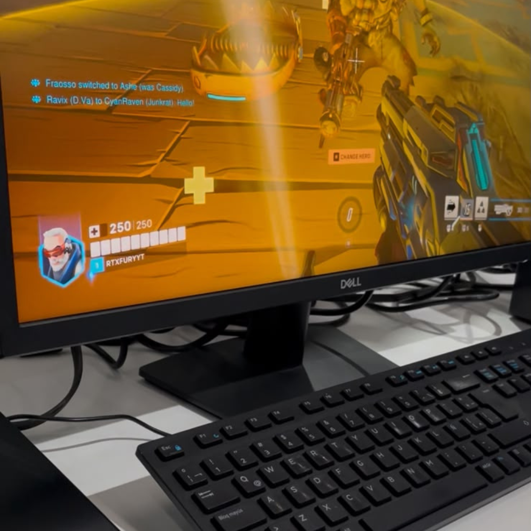 EQUIPO DE PC COMPLETO - MONITOR, TECLADO, MOUSE, CPU Y REGULADOR